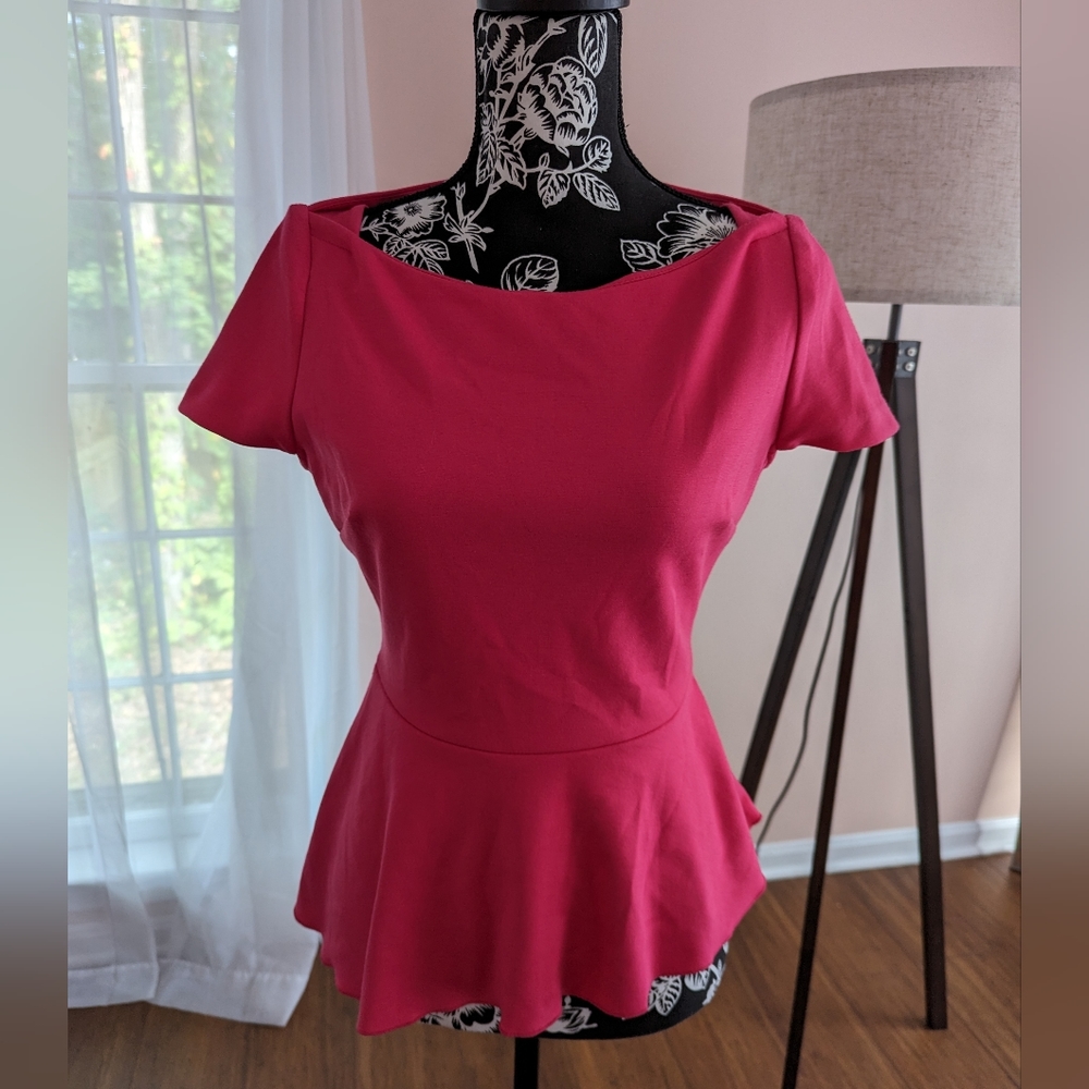 TAHARI Pink short sleeve Asymmetrical blouse S|M